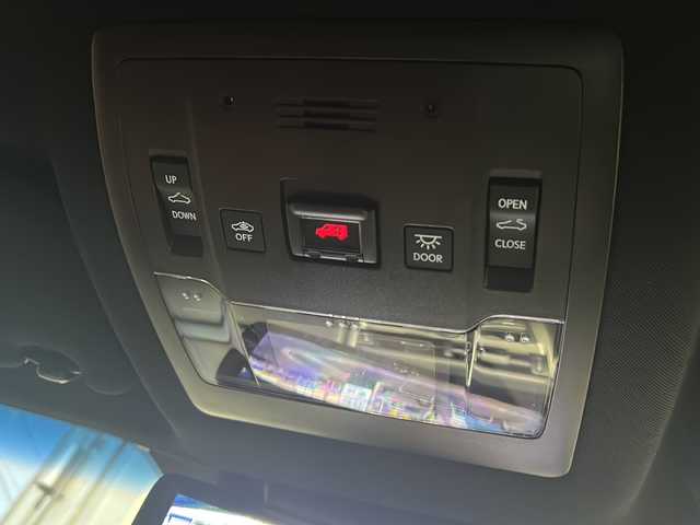 レクサス ＮＸ 300h Fスポーツ 静岡県 2018(平30)年 6.9万km グラファイトブラックガラスフレーク 純正ナビ/・AM/FM/・CD/DVD/・サウンドライブラリ/・SD/・USB/・Bluetooth/・Miracast/・AUX/・フルセグTV/主要装備/・サンルーフ/・ルーフレール/・全方位カメラ/・ブラインドスポットモニター/・３眼ＬＥＤヘッドライト/・ワイヤレス充電/・純正１８インチアルミ/・レーダー探知機/・レーダークルーズコントロール/・ドライブレコーダー/・ヘッドアップディスプレイ/・プリクラッシュセーフティ/・運転席+助手席シートヒーター/・運転席+助手席ベンチレーション/・パワーバックドア/・オートハイビーム/・ステアリングヒーター