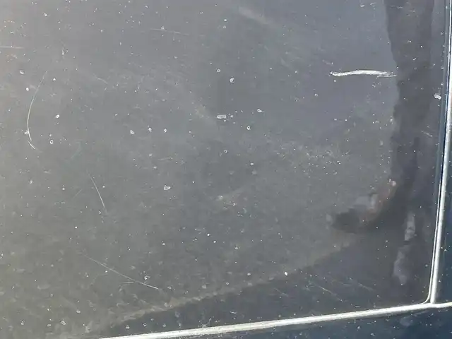 トヨタ エスクァイア Gi プレミアムパッケージ 岡山県 2019(令1)年 7.8万km ブラック 登録時走行距離 77825km/純正10インチナビ(NSZN-Z68T)/　(CD/DVD/フルセグTV/Bluetooth)/純正12.1インチフリップダウンモニター（V12T-R68C）/バックカメラ/衝突被害軽減システム/車線逸脱警報（レーンキープアシスト）/コーナーセンサー/ビルトインETC/両側パワースライドドア/ブラウンハーフレザーシート/シートヒーター（D・N席）/ステアリングヒーター/革巻きステアリング/ステアリングスイッチ/純正LEDヘッドライト/フォグライト/オートライト/オートマチックハイビーム/プッシュスタート/スマートキー/自動防眩式ルームミラー/MTモード付きAT/アイドリングストップ/純正アルミホイール 15インチ/ロールサンシェード/電動格納ミラー/オートリトラミラー/純正フロアマット車載/横滑防止装置/盗難防止装置/取扱説明書/新車時整備手帳（保証書）