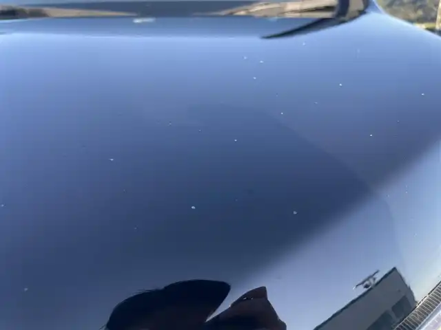 トヨタ エスクァイア Gi プレミアムパッケージ 岡山県 2019(令1)年 7.8万km ブラック 登録時走行距離 77825km/純正10インチナビ(NSZN-Z68T)/　(CD/DVD/フルセグTV/Bluetooth)/純正12.1インチフリップダウンモニター（V12T-R68C）/バックカメラ/衝突被害軽減システム/車線逸脱警報（レーンキープアシスト）/コーナーセンサー/ビルトインETC/両側パワースライドドア/ブラウンハーフレザーシート/シートヒーター（D・N席）/ステアリングヒーター/革巻きステアリング/ステアリングスイッチ/純正LEDヘッドライト/フォグライト/オートライト/オートマチックハイビーム/プッシュスタート/スマートキー/自動防眩式ルームミラー/MTモード付きAT/アイドリングストップ/純正アルミホイール 15インチ/ロールサンシェード/電動格納ミラー/オートリトラミラー/純正フロアマット車載/横滑防止装置/盗難防止装置/取扱説明書/新車時整備手帳（保証書）