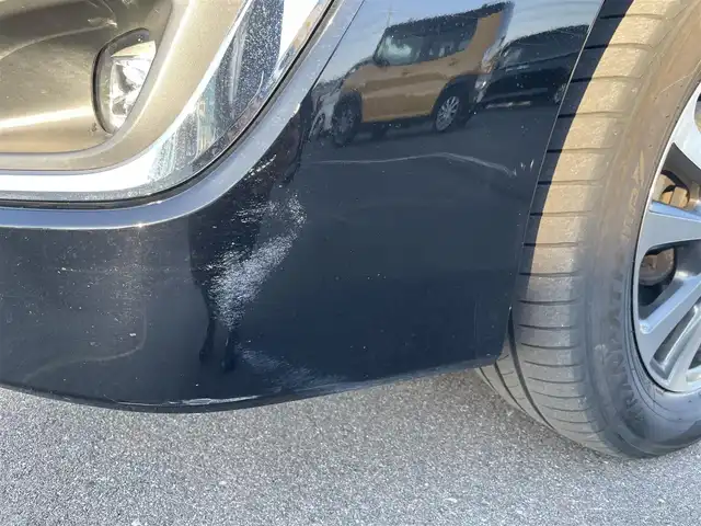 トヨタ エスクァイア Gi プレミアムパッケージ 岡山県 2019(令1)年 7.8万km ブラック 登録時走行距離 77825km/純正10インチナビ(NSZN-Z68T)/　(CD/DVD/フルセグTV/Bluetooth)/純正12.1インチフリップダウンモニター（V12T-R68C）/バックカメラ/衝突被害軽減システム/車線逸脱警報（レーンキープアシスト）/コーナーセンサー/ビルトインETC/両側パワースライドドア/ブラウンハーフレザーシート/シートヒーター（D・N席）/ステアリングヒーター/革巻きステアリング/ステアリングスイッチ/純正LEDヘッドライト/フォグライト/オートライト/オートマチックハイビーム/プッシュスタート/スマートキー/自動防眩式ルームミラー/MTモード付きAT/アイドリングストップ/純正アルミホイール 15インチ/ロールサンシェード/電動格納ミラー/オートリトラミラー/純正フロアマット車載/横滑防止装置/盗難防止装置/取扱説明書/新車時整備手帳（保証書）