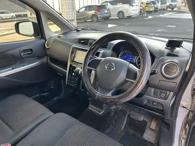 日産 デイズ ハイウェイスターX 埼玉県 2014(平26)年 7.9万km クールシルバー 純正ナビ（CD、DVD、BT、AMFM）/バックカメラ/前方ドライブレコーダー/プッシュスタート/スマートキー/ドアバイザー/アイドリングストップ/保証書/車両/ナビ取扱説明書