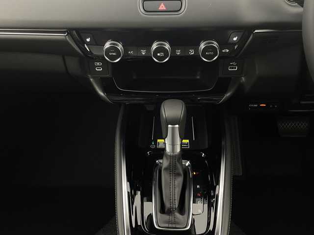 ホンダ ヴェゼル ハイブリッド e:HEV Z 新潟県 2025(令7)年 0.1千km クリスタルブラックパール ホンダセンシング/純正ナビ/　Bluetooth/フルセグTV/AndroidAuto/AppleCarPlay/バックカメラ/パワーバックドア/レーダークルーズコントロール/LEDオートライト/ハーフレザーシート/シートヒーター/純正18インチアルミホイール/パドルシフト/ブラインドスポットモニター/シーケンシャルウィンカー/ワイヤレス充電器/ステアリングヒーター
