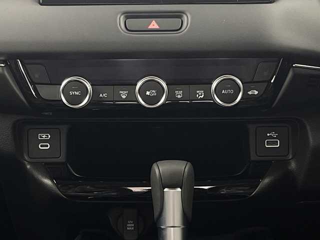 ホンダ ヴェゼル ハイブリッド e:HEV Z 新潟県 2025(令7)年 0.1千km クリスタルブラックパール ホンダセンシング/純正ナビ/　Bluetooth/フルセグTV/AndroidAuto/AppleCarPlay/バックカメラ/パワーバックドア/レーダークルーズコントロール/LEDオートライト/ハーフレザーシート/シートヒーター/純正18インチアルミホイール/パドルシフト/ブラインドスポットモニター/シーケンシャルウィンカー/ワイヤレス充電器/ステアリングヒーター