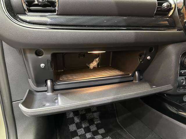 ＭＩＮＩ ミニ クラブマン クーパーD 千葉県 2019(令1)年 4.1万km エメラルドグレー ＡＣＣ　/純正ナビ　/バックカメラ　/リアＰＤＣ　/ＯＰ１７インチＡＷ　/コンフォートアクセス　/ドライビングモード　/シートヒーター　/ＭＩＮＩエキサイトメントＰＫＧ　/インテリジェントセーフティ　/ＬＥＤヘッドライト