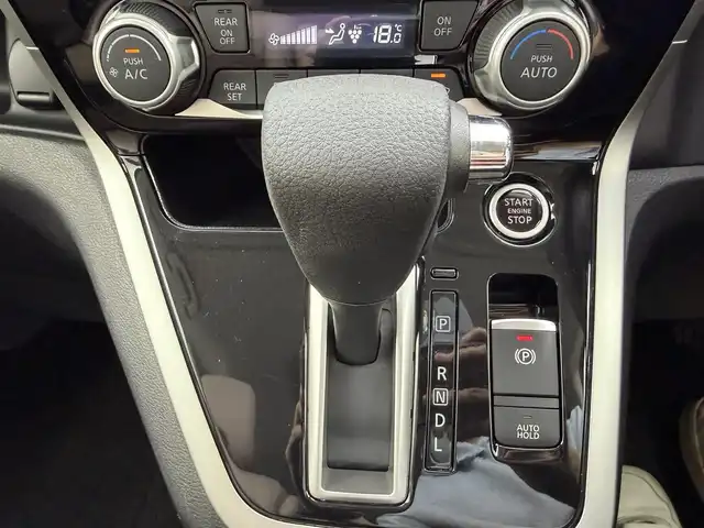 日産 セレナ ハイウェイスター G 愛知県 2017(平29)年 4.9万km マルーンレッド 純正SDナビ（SD確認できず）/全方位カメラ/プロパイロット/両側パワースライドドア/デジタルインナーミラー/純正フリップダウン/ETC/フロアマット/オートライト/スマートキー/純正LEDライト/ハーフレザー/電子パーキング/オートホールド/電動格納ミラー/ロールサンシェード/後席USB差し口/純正16インチAW