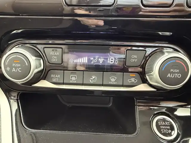 日産 セレナ ハイウェイスター G 愛知県 2017(平29)年 4.9万km マルーンレッド 純正SDナビ（SD確認できず）/全方位カメラ/プロパイロット/両側パワースライドドア/デジタルインナーミラー/純正フリップダウン/ETC/フロアマット/オートライト/スマートキー/純正LEDライト/ハーフレザー/電子パーキング/オートホールド/電動格納ミラー/ロールサンシェード/後席USB差し口/純正16インチAW