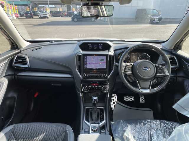 スバル フォレスター プレミアム 石川県 2018(平30)年 7.2万km クリスタルホワイトP ダイアトーンナビ　フルセグＴＶ　バック＆サイドカメラ　ＬＥＤヘッドライト　パワーバックドア　レーダークルーズ　デジタルミラー　ブラインドスポット　ＥＴＣ　ドラレコ　シートヒーター　スマートキー