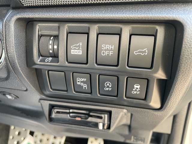 スバル フォレスター プレミアム 石川県 2018(平30)年 7.2万km クリスタルホワイトP ダイアトーンナビ　フルセグＴＶ　バック＆サイドカメラ　ＬＥＤヘッドライト　パワーバックドア　レーダークルーズ　デジタルミラー　ブラインドスポット　ＥＴＣ　ドラレコ　シートヒーター　スマートキー