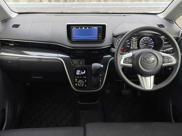 ダイハツ ムーヴ カスタム X LTD SAⅢ 山口県 2020(令2)年 2.5万km ブラックマイカメタリック 純正ディスプレイオーディオ　【DUK-W69D】/・Bluetooth接続/・アラウンドビューモニター/・CD/DVD/・スマホ連携(HDMI入力)/スマートアシスト/・衝突警報機能/・ブレーキ制御付誤発進抑制機能/・車線逸脱警報機能/・ふらつき警報/・先行車発進お知らせ機能/・標識認識機能/・レーンキープコントロール/・アイドリングストップ/・コーナーセンサー/マルチインフォメーションディスプレイ/ステアリングリモコン/USB入力端子/LEDオートライト/LEDフォグランプ/オートハイビーム/後席ISOFIXシート/分割可倒式リアシート/UVカットプライバシーガラス/WSRSエアバッグ/運転席シートリフター/後席シートスライド機構/ベンチシート/アームレスト/シートヒーター/スマートキー/イモビライザー/プッシュスタート/純正フロアマット/純正14インチアルミホイール/純正ドアバイザー/ウィンカーミラー/ロック連動自動開閉ドアミラー/取り扱い説明書/保証書