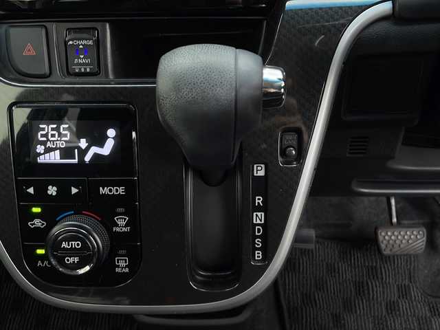 ダイハツ ムーヴ カスタム X LTD SAⅢ 山口県 2020(令2)年 2.5万km ブラックマイカメタリック 純正ディスプレイオーディオ　【DUK-W69D】/・Bluetooth接続/・アラウンドビューモニター/・CD/DVD/・スマホ連携(HDMI入力)/スマートアシスト/・衝突警報機能/・ブレーキ制御付誤発進抑制機能/・車線逸脱警報機能/・ふらつき警報/・先行車発進お知らせ機能/・標識認識機能/・レーンキープコントロール/・アイドリングストップ/・コーナーセンサー/マルチインフォメーションディスプレイ/ステアリングリモコン/USB入力端子/LEDオートライト/LEDフォグランプ/オートハイビーム/後席ISOFIXシート/分割可倒式リアシート/UVカットプライバシーガラス/WSRSエアバッグ/運転席シートリフター/後席シートスライド機構/ベンチシート/アームレスト/シートヒーター/スマートキー/イモビライザー/プッシュスタート/純正フロアマット/純正14インチアルミホイール/純正ドアバイザー/ウィンカーミラー/ロック連動自動開閉ドアミラー/取り扱い説明書/保証書