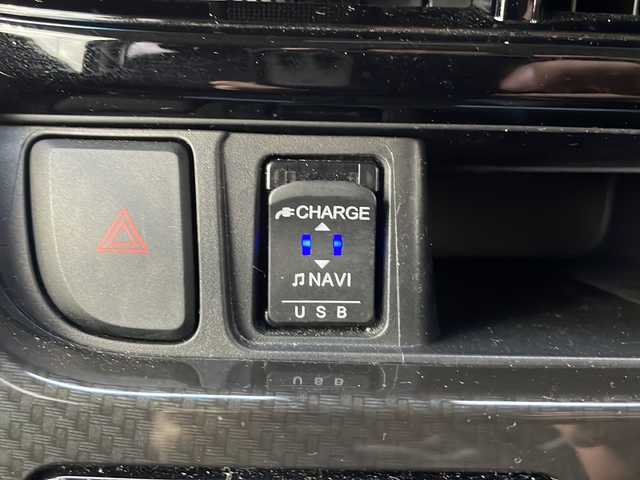 ダイハツ ムーヴ カスタム X LTD SAⅢ 山口県 2020(令2)年 2.5万km ブラックマイカメタリック 純正ディスプレイオーディオ　【DUK-W69D】/・Bluetooth接続/・アラウンドビューモニター/・CD/DVD/・スマホ連携(HDMI入力)/スマートアシスト/・衝突警報機能/・ブレーキ制御付誤発進抑制機能/・車線逸脱警報機能/・ふらつき警報/・先行車発進お知らせ機能/・標識認識機能/・レーンキープコントロール/・アイドリングストップ/・コーナーセンサー/マルチインフォメーションディスプレイ/ステアリングリモコン/USB入力端子/LEDオートライト/LEDフォグランプ/オートハイビーム/後席ISOFIXシート/分割可倒式リアシート/UVカットプライバシーガラス/WSRSエアバッグ/運転席シートリフター/後席シートスライド機構/ベンチシート/アームレスト/シートヒーター/スマートキー/イモビライザー/プッシュスタート/純正フロアマット/純正14インチアルミホイール/純正ドアバイザー/ウィンカーミラー/ロック連動自動開閉ドアミラー/取り扱い説明書/保証書