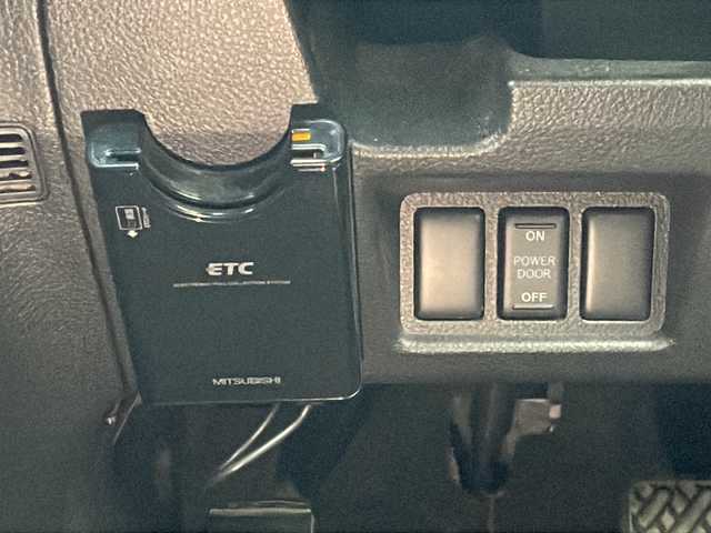 日産 セレナ ハイウェイスター Vセレ+SaftyⅡ 青森県 2015(平27)年 9.9万km ダイヤモンドブラック ・4WD/・純正SDナビ/・DVD/BT/フルセグTV/・両側パワースライドドア/・衝突被害軽減ブレーキ/・クルーズコントロール/・レーンキープアシスト/・横滑り防止装置/・前後コーナーセンサー/・アラウンドビューモニター/・オートライト/・LEDヘッドライト/・LEDフォグランプ/・純正AW15インチ/・ETC/・アイドリングストップ/・スマートキー