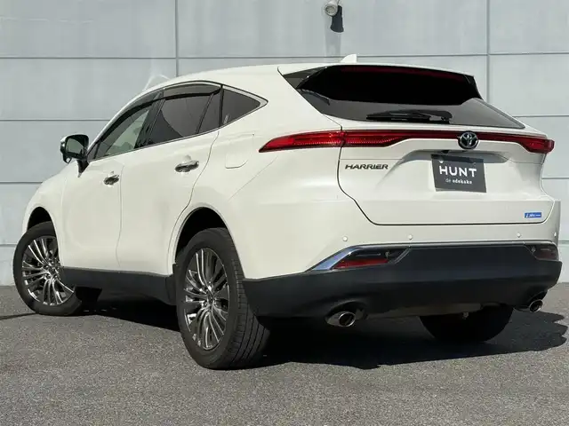 トヨタ ハリアー Z レザーパッケージ 千葉県 2021(令3)年 3万km ホワイトパールクリスタルシャイン 純正12.3インチナビ/JBLプレミアムサウンドシステム/フルセグTV/USB/Bluetooth/AppleCarPlay/AndroidAuto/ビルトインETC/バックカメラ/デジタルインナーミラー/ヘッドアップディスプレイ/ステアリングスイッチ/ステアリングヒーター/純正LEDヘッドライト/オートライト/オートハイビーム/フォグランプ/オートミラー/ウインカーミラー/ブラインドスポットモニター/D+N席パワーシート/D席メモリーシート/D+N席シートベンチレーション/純正アルミホイール/純正フロアマット