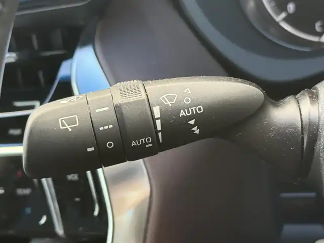 トヨタ ハリアー Z レザーパッケージ 千葉県 2021(令3)年 3万km ホワイトパールクリスタルシャイン 純正12.3インチナビ/JBLプレミアムサウンドシステム/フルセグTV/USB/Bluetooth/AppleCarPlay/AndroidAuto/ビルトインETC/バックカメラ/デジタルインナーミラー/ヘッドアップディスプレイ/ステアリングスイッチ/ステアリングヒーター/純正LEDヘッドライト/オートライト/オートハイビーム/フォグランプ/オートミラー/ウインカーミラー/ブラインドスポットモニター/D+N席パワーシート/D席メモリーシート/D+N席シートベンチレーション/純正アルミホイール/純正フロアマット