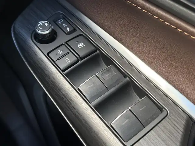 トヨタ ハリアー Z レザーパッケージ 千葉県 2021(令3)年 3万km ホワイトパールクリスタルシャイン 純正12.3インチナビ/JBLプレミアムサウンドシステム/フルセグTV/USB/Bluetooth/AppleCarPlay/AndroidAuto/ビルトインETC/バックカメラ/デジタルインナーミラー/ヘッドアップディスプレイ/ステアリングスイッチ/ステアリングヒーター/純正LEDヘッドライト/オートライト/オートハイビーム/フォグランプ/オートミラー/ウインカーミラー/ブラインドスポットモニター/D+N席パワーシート/D席メモリーシート/D+N席シートベンチレーション/純正アルミホイール/純正フロアマット