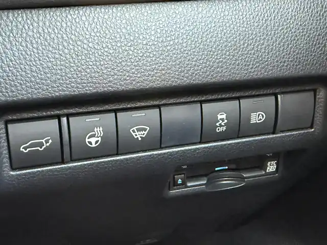 トヨタ ハリアー Z レザーパッケージ 千葉県 2021(令3)年 3万km ホワイトパールクリスタルシャイン 純正12.3インチナビ/JBLプレミアムサウンドシステム/フルセグTV/USB/Bluetooth/AppleCarPlay/AndroidAuto/ビルトインETC/バックカメラ/デジタルインナーミラー/ヘッドアップディスプレイ/ステアリングスイッチ/ステアリングヒーター/純正LEDヘッドライト/オートライト/オートハイビーム/フォグランプ/オートミラー/ウインカーミラー/ブラインドスポットモニター/D+N席パワーシート/D席メモリーシート/D+N席シートベンチレーション/純正アルミホイール/純正フロアマット