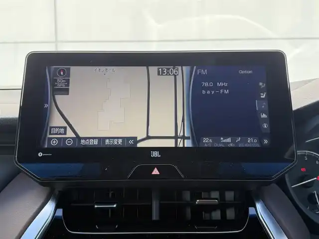 トヨタ ハリアー Z レザーパッケージ 千葉県 2021(令3)年 3万km ホワイトパールクリスタルシャイン 純正12.3インチナビ/JBLプレミアムサウンドシステム/フルセグTV/USB/Bluetooth/AppleCarPlay/AndroidAuto/ビルトインETC/バックカメラ/デジタルインナーミラー/ヘッドアップディスプレイ/ステアリングスイッチ/ステアリングヒーター/純正LEDヘッドライト/オートライト/オートハイビーム/フォグランプ/オートミラー/ウインカーミラー/ブラインドスポットモニター/D+N席パワーシート/D席メモリーシート/D+N席シートベンチレーション/純正アルミホイール/純正フロアマット