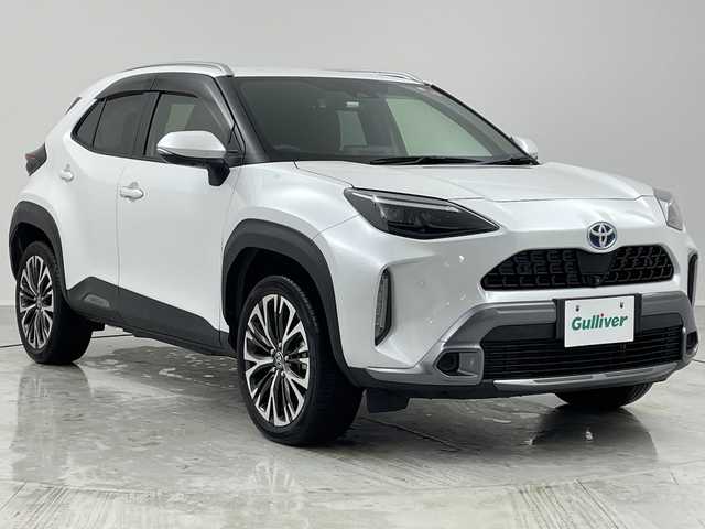 トヨタ ヤリスクロス ハイブリッド Z アドベンチャー 茨城県 2023(令5)年 0.7万km プラチナホワイトパールマイカ 純正８型ディスプレイオーディオナビ　パノラミックビューモニター　衝突軽減ブレーキ　ブラインドスポットモニター　シートヒーター　ビルトインＥＴＣ　追従クルコン　ステアリングヒーター　スマートキ―　禁煙車