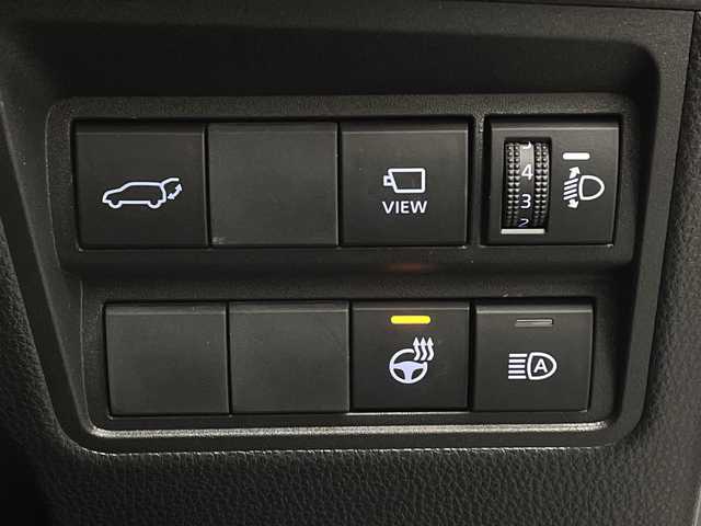 トヨタ ヤリスクロス ハイブリッド Z アドベンチャー 茨城県 2023(令5)年 0.7万km プラチナホワイトパールマイカ 純正８型ディスプレイオーディオナビ　パノラミックビューモニター　衝突軽減ブレーキ　ブラインドスポットモニター　シートヒーター　ビルトインＥＴＣ　追従クルコン　ステアリングヒーター　スマートキ―　禁煙車