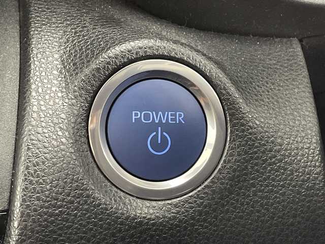 トヨタ ヤリスクロス ハイブリッド Z アドベンチャー 茨城県 2023(令5)年 0.7万km プラチナホワイトパールマイカ 純正８型ディスプレイオーディオナビ　パノラミックビューモニター　衝突軽減ブレーキ　ブラインドスポットモニター　シートヒーター　ビルトインＥＴＣ　追従クルコン　ステアリングヒーター　スマートキ―　禁煙車