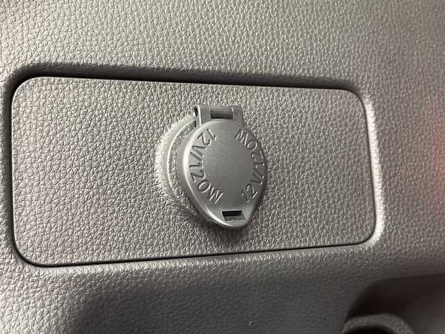 トヨタ ヤリスクロス ハイブリッド Z アドベンチャー 茨城県 2023(令5)年 0.7万km プラチナホワイトパールマイカ 純正８型ディスプレイオーディオナビ　パノラミックビューモニター　衝突軽減ブレーキ　ブラインドスポットモニター　シートヒーター　ビルトインＥＴＣ　追従クルコン　ステアリングヒーター　スマートキ―　禁煙車