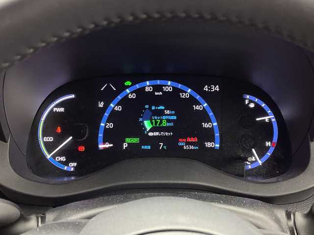 トヨタ ヤリスクロス ハイブリッド Z アドベンチャー 茨城県 2023(令5)年 0.7万km プラチナホワイトパールマイカ 純正８型ディスプレイオーディオナビ　パノラミックビューモニター　衝突軽減ブレーキ　ブラインドスポットモニター　シートヒーター　ビルトインＥＴＣ　追従クルコン　ステアリングヒーター　スマートキ―　禁煙車