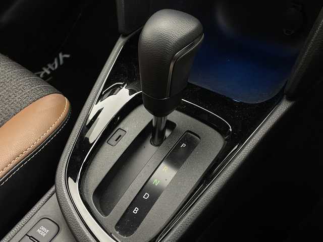 トヨタ ヤリスクロス ハイブリッド Z アドベンチャー 茨城県 2023(令5)年 0.7万km プラチナホワイトパールマイカ 純正８型ディスプレイオーディオナビ　パノラミックビューモニター　衝突軽減ブレーキ　ブラインドスポットモニター　シートヒーター　ビルトインＥＴＣ　追従クルコン　ステアリングヒーター　スマートキ―　禁煙車