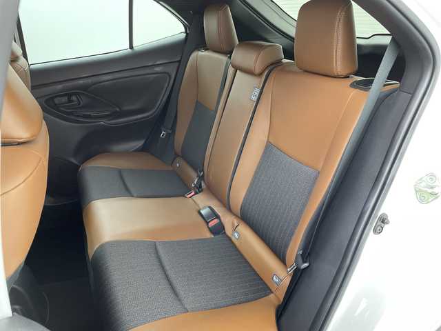 トヨタ ヤリスクロス ハイブリッド Z アドベンチャー 茨城県 2023(令5)年 0.7万km プラチナホワイトパールマイカ 純正８型ディスプレイオーディオナビ　パノラミックビューモニター　衝突軽減ブレーキ　ブラインドスポットモニター　シートヒーター　ビルトインＥＴＣ　追従クルコン　ステアリングヒーター　スマートキ―　禁煙車