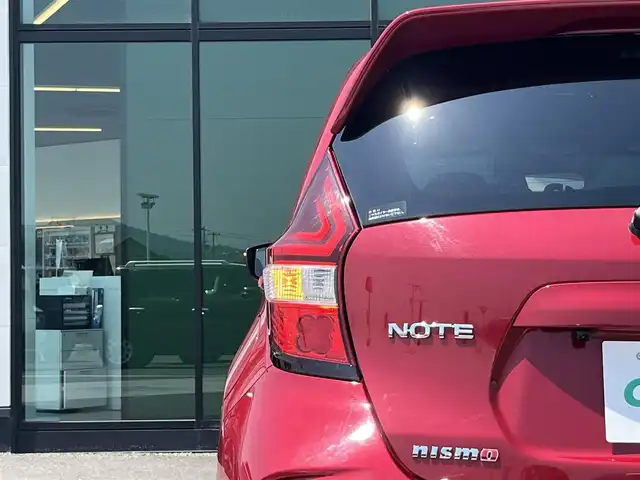 日産 ノート e－パワー ニスモ 香川県 2018(平30)年 4.3万km ガーネットレッド 登録時走行距離：42791km/ディーラー純正ナビ/　CD DVD BT フルセグTV/バックカメラ/エマージェンシーブレーキ/レーンキープアシスト/ETC/ドライブレコーダー/アイドリングストップ/横滑り防止装置/プッシュスタート/スマートキー/スペアキー