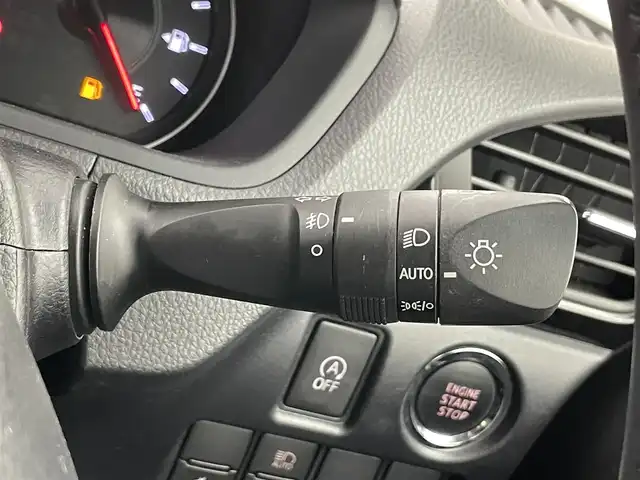 トヨタ ヴォクシー ZS 煌Ⅲ 埼玉県 2021(令3)年 3.4万km ホワイトパールクリスタルシャイン アルパイン１１インチナビ　バックカメラ　両側パワースライドドア　ハーフレザーシート　セーフティセンス　クルーズコントロール　ＥＴＣ　ＬＥＤヘッドライト　コーナーセンサー　オートライト　スマートキー