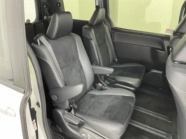 トヨタ ヴォクシー ZS 煌Ⅲ 埼玉県 2021(令3)年 3.4万km ホワイトパールクリスタルシャイン アルパイン１１インチナビ　バックカメラ　両側パワースライドドア　ハーフレザーシート　セーフティセンス　クルーズコントロール　ＥＴＣ　ＬＥＤヘッドライト　コーナーセンサー　オートライト　スマートキー