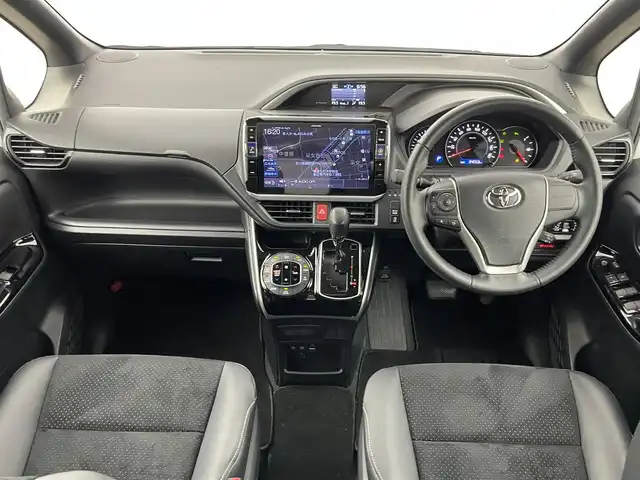 トヨタ ヴォクシー ZS 煌Ⅲ 埼玉県 2021(令3)年 3.4万km ホワイトパールクリスタルシャイン アルパイン１１インチナビ　バックカメラ　両側パワースライドドア　ハーフレザーシート　セーフティセンス　クルーズコントロール　ＥＴＣ　ＬＥＤヘッドライト　コーナーセンサー　オートライト　スマートキー