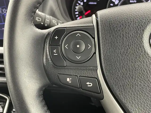 トヨタ ヴォクシー ZS 煌Ⅲ 埼玉県 2021(令3)年 3.4万km ホワイトパールクリスタルシャイン アルパイン１１インチナビ　バックカメラ　両側パワースライドドア　ハーフレザーシート　セーフティセンス　クルーズコントロール　ＥＴＣ　ＬＥＤヘッドライト　コーナーセンサー　オートライト　スマートキー