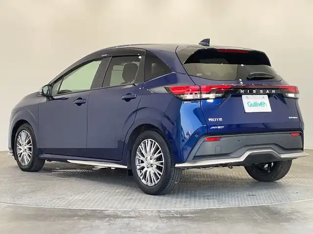 日産 ノート オーテック 栃木県 2021(令3)年 2.6万km オーロラフレアブルーパール 純正９インチナビ　/(CD/DVD/フルセグTV/Bluetooth)　/バックモニター　/エマージェンシーブレーキ/ドライブレコーダー/コーナーセンサー/AUTECHレザーシート(合皮)/オートライト/ステアリングスイッチ　/電動格納ミラー/純正AW/純正フロアマット