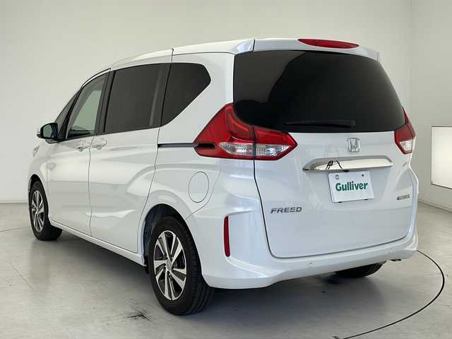 ホンダ フリード ハイブリット G 千葉県 2023(令5)年 3.1万km プラチナホワイトパール ホンダセンシング/レーダークルーズコントロール/コーナーセンサー/純正9インチインターナビ/バックカメラ/フルセグTV/BT/CD/DVD/純正ドライブレコーダー(DRH-224SD)/純正15インチAW/両側パワースライドドア/3列シート/6人乗り/ハーフレザーシート/シートヒーター/LEDヘッドライト/オートライト/ETC/プッシュスタート/電動格納ミラー/フロアマット/ドアバイザー/ISOFIX