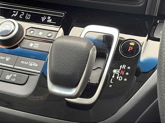 ホンダ フリード ハイブリット G 千葉県 2023(令5)年 3.1万km プラチナホワイトパール ホンダセンシング/レーダークルーズコントロール/コーナーセンサー/純正9インチインターナビ/バックカメラ/フルセグTV/BT/CD/DVD/純正ドライブレコーダー(DRH-224SD)/純正15インチAW/両側パワースライドドア/3列シート/6人乗り/ハーフレザーシート/シートヒーター/LEDヘッドライト/オートライト/ETC/プッシュスタート/電動格納ミラー/フロアマット/ドアバイザー/ISOFIX