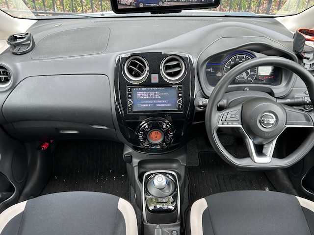 日産 ノート e－パワー X 宮城県 2018(平30)年 4.8万km ブリリアントホワイトパール 純正SDナビ/フルセグTV/Bluetooth接続可能/ドライブレコーダー/インテリジェントエマージェンシーブレーキ/クリアランスソナー/インテリジェントルームミラー/VDC（ビークルダイナミクスコントロール）/LDW（車線逸脱警報）/ETC/LEDライト/オートライト/純正フロアマット/フルフラットシート