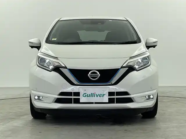 日産 ノート e－パワー X 福井県 2018(平30)年 4.8万km ブリリアントホワイトパール 純正SDナビ/【AM/FM/CD/Bluetooth/フルセグTV】/アラウンドビューモニター/ETC/ドライブレコーダー/インテリジェントエマージェンシーブレーキ/クリアランスソナー/インテリジェントルームミラー/VDC（ビークルダイナミクスコントロール）/LDW（車線逸脱警報）/LEDライト/オートライト/純正フロアマット/フルフラットシート