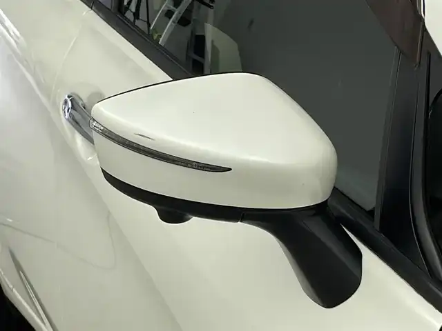 日産 ノート e－パワー X 福井県 2018(平30)年 4.8万km ブリリアントホワイトパール 純正SDナビ/【AM/FM/CD/Bluetooth/フルセグTV】/アラウンドビューモニター/ETC/ドライブレコーダー/インテリジェントエマージェンシーブレーキ/クリアランスソナー/インテリジェントルームミラー/VDC（ビークルダイナミクスコントロール）/LDW（車線逸脱警報）/LEDライト/オートライト/純正フロアマット/フルフラットシート