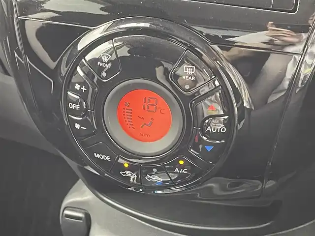 日産 ノート e－パワー X 福井県 2018(平30)年 4.8万km ブリリアントホワイトパール 純正SDナビ/【AM/FM/CD/Bluetooth/フルセグTV】/アラウンドビューモニター/ETC/ドライブレコーダー/インテリジェントエマージェンシーブレーキ/クリアランスソナー/インテリジェントルームミラー/VDC（ビークルダイナミクスコントロール）/LDW（車線逸脱警報）/LEDライト/オートライト/純正フロアマット/フルフラットシート