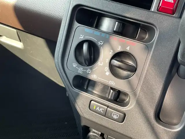 トヨタ タンク X S 滋賀県 2017(平29)年 2.2万km ブライトシルバーM 禁煙車/社外ナビ/CD/Bluetooth/ワンセグテレビ/バックカメラ/ETC/片側パワースライドドア/スマートアシスト 2/・衝突回避支援ブレーキ機能/・衝突警報機能/・車線逸脱警報機能/・先行者発進お知らせ機能/コンフォートパッケージ/・D/N席シートヒーター /ドライブレコーダー/純正フロアマット/オートライト/プッシュスタート /スマートキー
