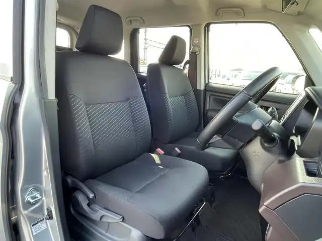 トヨタ タンク X S 滋賀県 2017(平29)年 2.2万km ブライトシルバーM 禁煙車/社外ナビ/CD/Bluetooth/ワンセグテレビ/バックカメラ/ETC/片側パワースライドドア/スマートアシスト 2/・衝突回避支援ブレーキ機能/・衝突警報機能/・車線逸脱警報機能/・先行者発進お知らせ機能/コンフォートパッケージ/・D/N席シートヒーター /ドライブレコーダー/純正フロアマット/オートライト/プッシュスタート /スマートキー