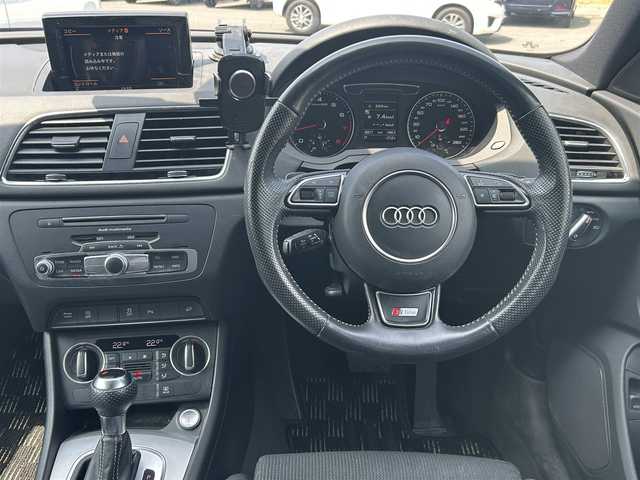 アウディ Ｑ３ 2．0 TFSI クワトロ 180PS 福島県 2016(平28)年 5万km 黒 4WD/ターボ/アシスタンスパッケージ/　・クルーズコントロール/　・サイドアシスト/　・アクティブレーンアシスト/　・ハイビームアシスト/純正メモリナビ/　【フルセグ/CD/DVD/MSV/SD/BT】/バックカメラ/ドライブレコーダー/ステアリングスイッチ/パドルシフト/LEDヘッドライト（AUTO機能付き）/パワーバックドア/コーナーセンサー/ビルトインETC/純正フロアマット/ハーフレザーシート/パーキングアシスト/横滑り防止機能/アイドリングストップ/ヒルスタートアシスト/前席パワーシート/スペアキー×１