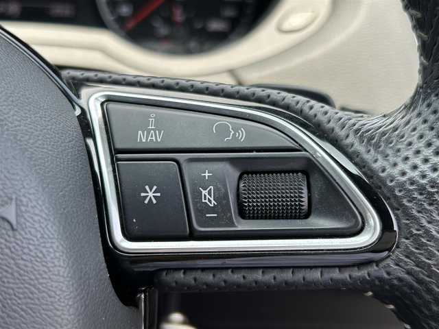 アウディ Ｑ３ 2．0 TFSI クワトロ 180PS 福島県 2016(平28)年 5万km 黒 4WD/ターボ/アシスタンスパッケージ/　・クルーズコントロール/　・サイドアシスト/　・アクティブレーンアシスト/　・ハイビームアシスト/純正メモリナビ/　【フルセグ/CD/DVD/MSV/SD/BT】/バックカメラ/ドライブレコーダー/ステアリングスイッチ/パドルシフト/LEDヘッドライト（AUTO機能付き）/パワーバックドア/コーナーセンサー/ビルトインETC/純正フロアマット/ハーフレザーシート/パーキングアシスト/横滑り防止機能/アイドリングストップ/ヒルスタートアシスト/前席パワーシート/スペアキー×１