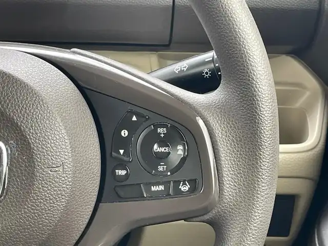 ホンダ Ｎ ＢＯＸ G L ホンダセンシング 埼玉県 2018(平30)年 8.3万km プレミアムホワイトパールⅡ (株)IDOMが運営する【じしゃロン川越店】の自社ローン専用車両になります。こちらは現金またはオートローンご利用時の価格です。自社ローンご希望の方は別途その旨お申付け下さい/純正ＳＤナビ/（AM/FM/CD/DVD/BT)/バックカメラ　/フルセグＴＶ　/ＥＴＣ　/ホンダセンシング　/衝突安全軽減ブレーキ　/車線逸脱防止装置　/片側パワースライドドア　/ＬＥＤヘッドライト　/オートライト　/純正フロアマット　/ステアリングスイッチ