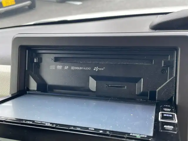 ホンダ Ｎ ＢＯＸ G L ホンダセンシング 埼玉県 2018(平30)年 8.3万km プレミアムホワイトパールⅡ (株)IDOMが運営する【じしゃロン川越店】の自社ローン専用車両になります。こちらは現金またはオートローンご利用時の価格です。自社ローンご希望の方は別途その旨お申付け下さい/純正ＳＤナビ/（AM/FM/CD/DVD/BT)/バックカメラ　/フルセグＴＶ　/ＥＴＣ　/ホンダセンシング　/衝突安全軽減ブレーキ　/車線逸脱防止装置　/片側パワースライドドア　/ＬＥＤヘッドライト　/オートライト　/純正フロアマット　/ステアリングスイッチ