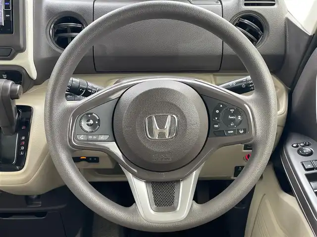 ホンダ Ｎ ＢＯＸ G L ホンダセンシング 埼玉県 2018(平30)年 8.3万km プレミアムホワイトパールⅡ (株)IDOMが運営する【じしゃロン川越店】の自社ローン専用車両になります。こちらは現金またはオートローンご利用時の価格です。自社ローンご希望の方は別途その旨お申付け下さい/純正ＳＤナビ/（AM/FM/CD/DVD/BT)/バックカメラ　/フルセグＴＶ　/ＥＴＣ　/ホンダセンシング　/衝突安全軽減ブレーキ　/車線逸脱防止装置　/片側パワースライドドア　/ＬＥＤヘッドライト　/オートライト　/純正フロアマット　/ステアリングスイッチ
