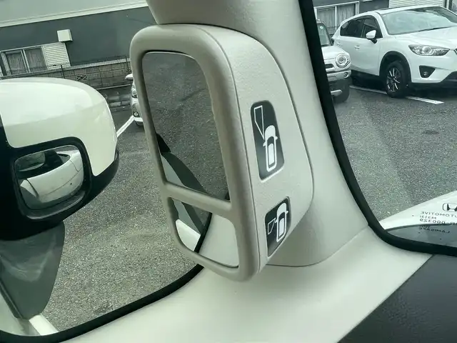 ホンダ Ｎ ＢＯＸ G L ホンダセンシング 埼玉県 2018(平30)年 8.3万km プレミアムホワイトパールⅡ (株)IDOMが運営する【じしゃロン川越店】の自社ローン専用車両になります。こちらは現金またはオートローンご利用時の価格です。自社ローンご希望の方は別途その旨お申付け下さい/純正ＳＤナビ/（AM/FM/CD/DVD/BT)/バックカメラ　/フルセグＴＶ　/ＥＴＣ　/ホンダセンシング　/衝突安全軽減ブレーキ　/車線逸脱防止装置　/片側パワースライドドア　/ＬＥＤヘッドライト　/オートライト　/純正フロアマット　/ステアリングスイッチ