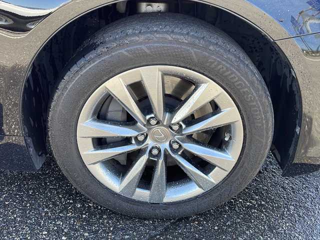 レクサス ＬＳ 600h バージョンC Iパック 新潟県 2013(平25)年 8.4万km ブラック 純正ナビ/（フルセグ/DVD/Bluetooth）/レクサスプレミアムサウンド/寒冷地仕様/冬タイヤ有（店舗保管）/バックカメラ/クリアランスソナー/クルーズコントロール/MTモード付AT/ビルドインETC/防眩ミラー/電動リアゲート/サンルーフ/サンシェード/ブラックレザーシート/前席メモリーシート/前席電動シート/前席シートヒーター/前席エアシート/助手席オットマン/オートハイビーム/HIDヘッドライト/フォグランプ/ウィンカーミラー/電格ミラー/ドアバイザー/スペアキー×１/カードキー×１