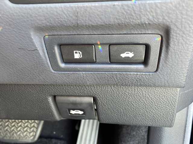 レクサス ＬＳ 600h バージョンC Iパック 新潟県 2013(平25)年 8.4万km ブラック 純正ナビ/（フルセグ/DVD/Bluetooth）/レクサスプレミアムサウンド/寒冷地仕様/冬タイヤ有（店舗保管）/バックカメラ/クリアランスソナー/クルーズコントロール/MTモード付AT/ビルドインETC/防眩ミラー/電動リアゲート/サンルーフ/サンシェード/ブラックレザーシート/前席メモリーシート/前席電動シート/前席シートヒーター/前席エアシート/助手席オットマン/オートハイビーム/HIDヘッドライト/フォグランプ/ウィンカーミラー/電格ミラー/ドアバイザー/スペアキー×１/カードキー×１